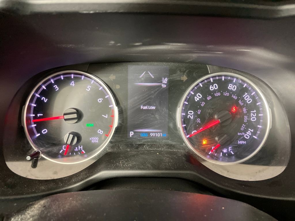 Used 2021 Toyota RAV4 XLE Premium image 18