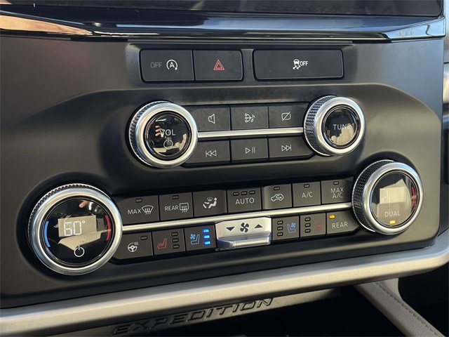 Certified 2024 Ford Expedition XLT image 28