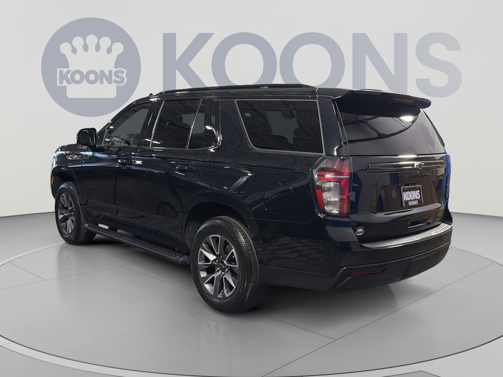 Used 2023 Chevrolet Tahoe Z71 w/ Luxury Package AWD/4WD image 4