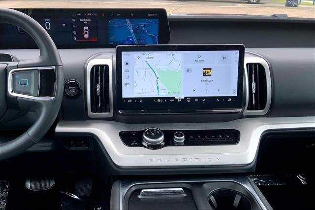 Certified 2025 Ford Expedition Active AWD/4WD image 5