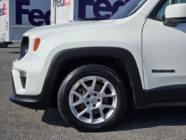 Used 2021 Jeep Renegade Latitude FWD image 9