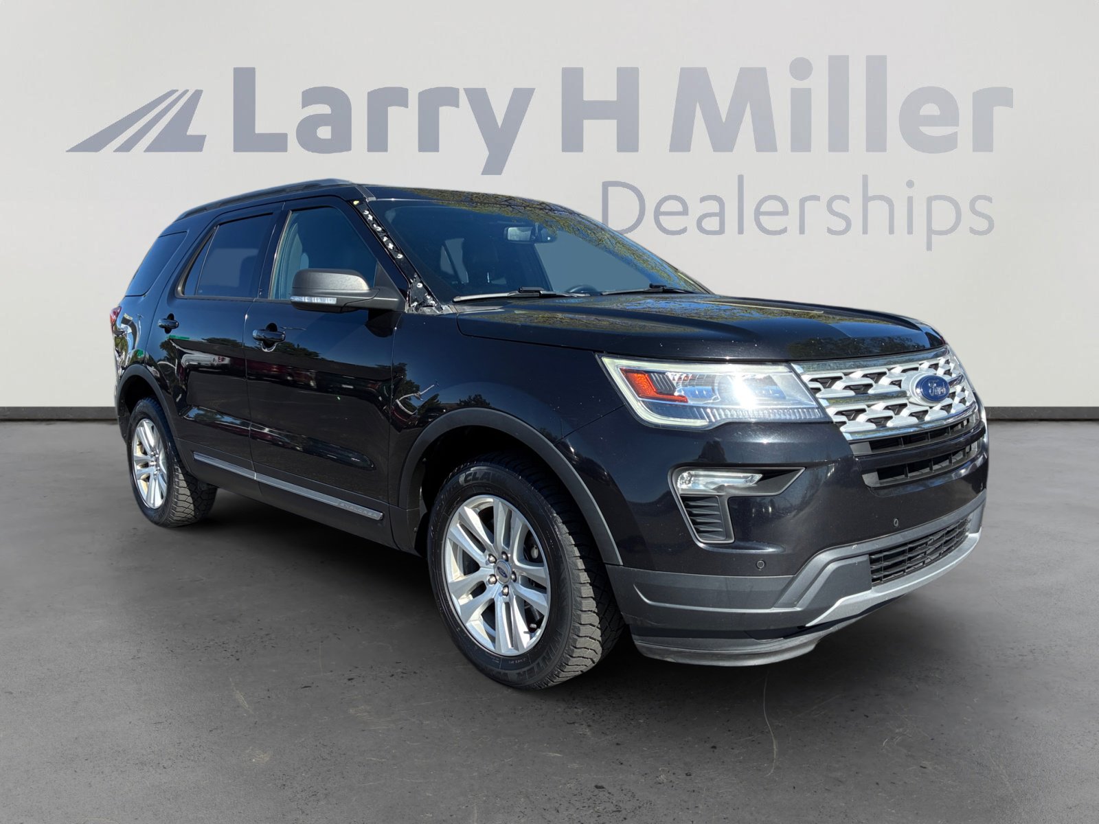 Certified 2019 Ford Explorer XLT w/ Equipment Group 202A AWD/4WD image 7
