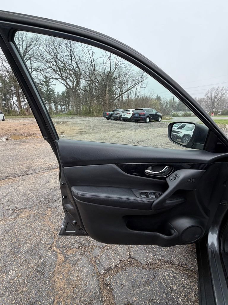 Used 2018 Nissan Rogue SL AWD/4WD image 9