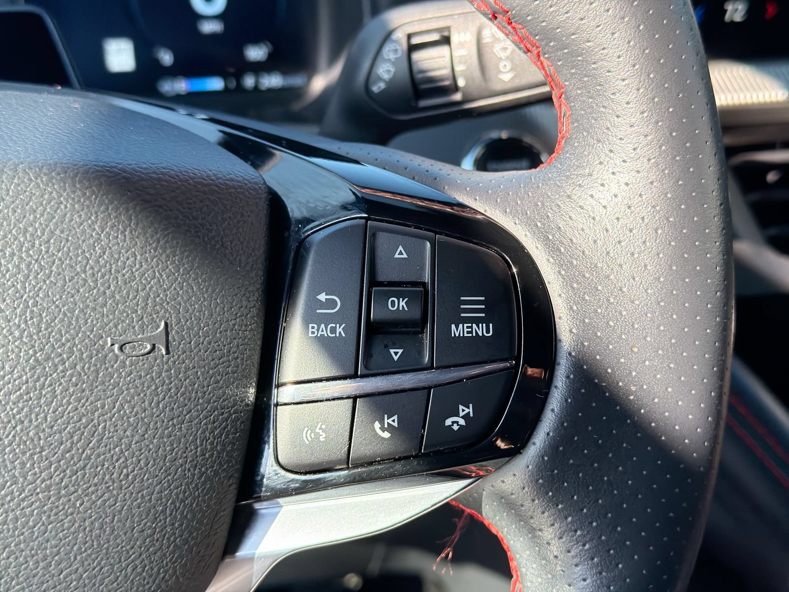 Certified 2025 Ford Explorer ST-Line AWD/4WD image 29