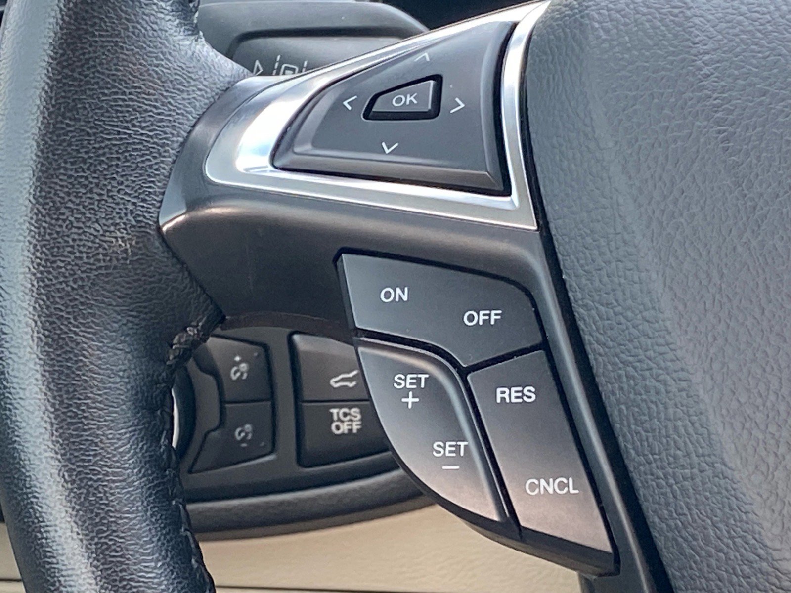 Certified 2022 Ford Edge Titanium image 8