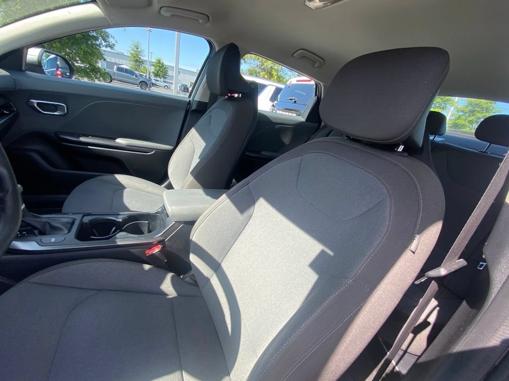 Used 2025 Kia K4 FWD image 21