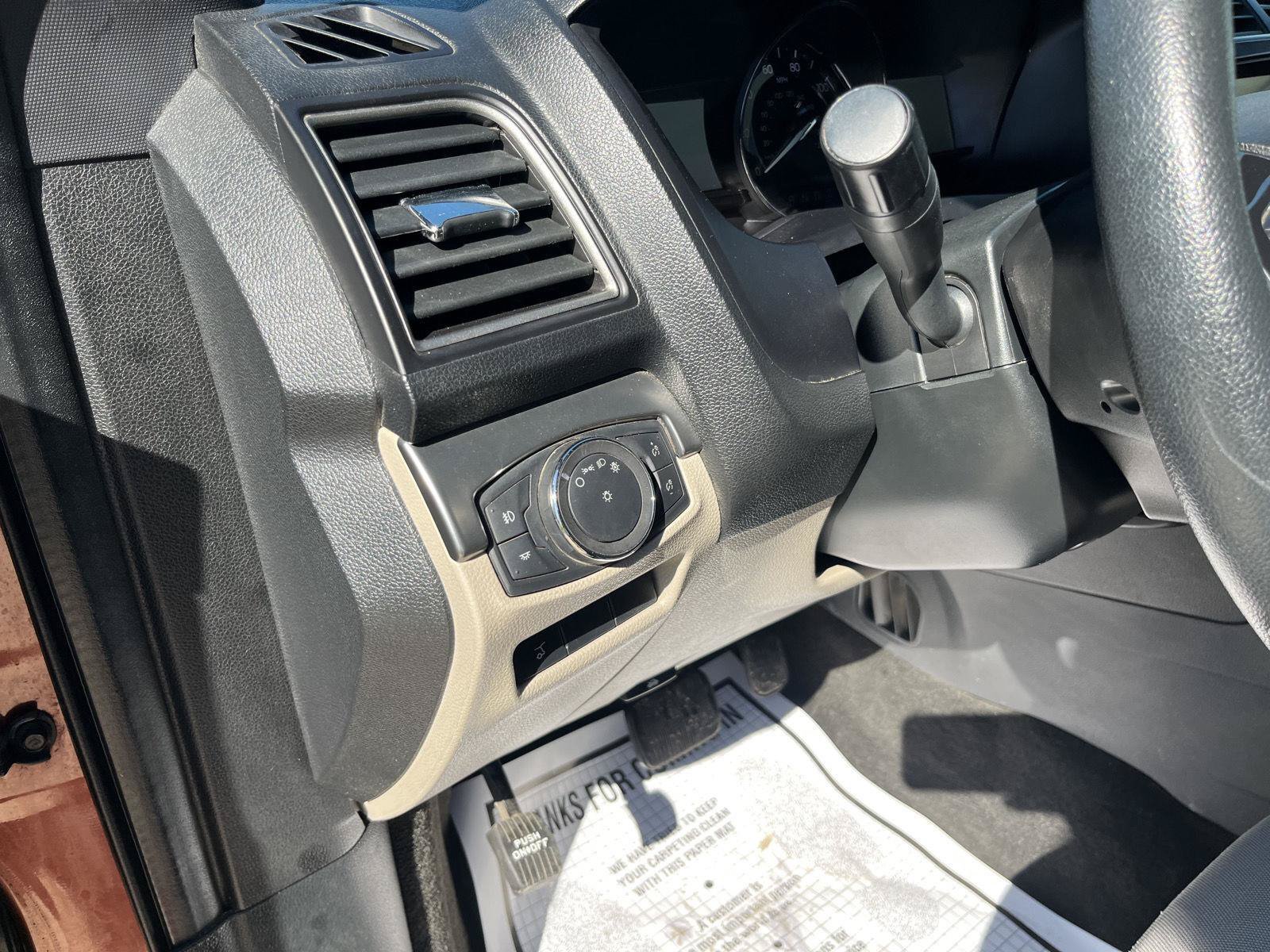 Certified 2018 Ford Explorer XLT w/ Equipment Group 201A FWD image 17