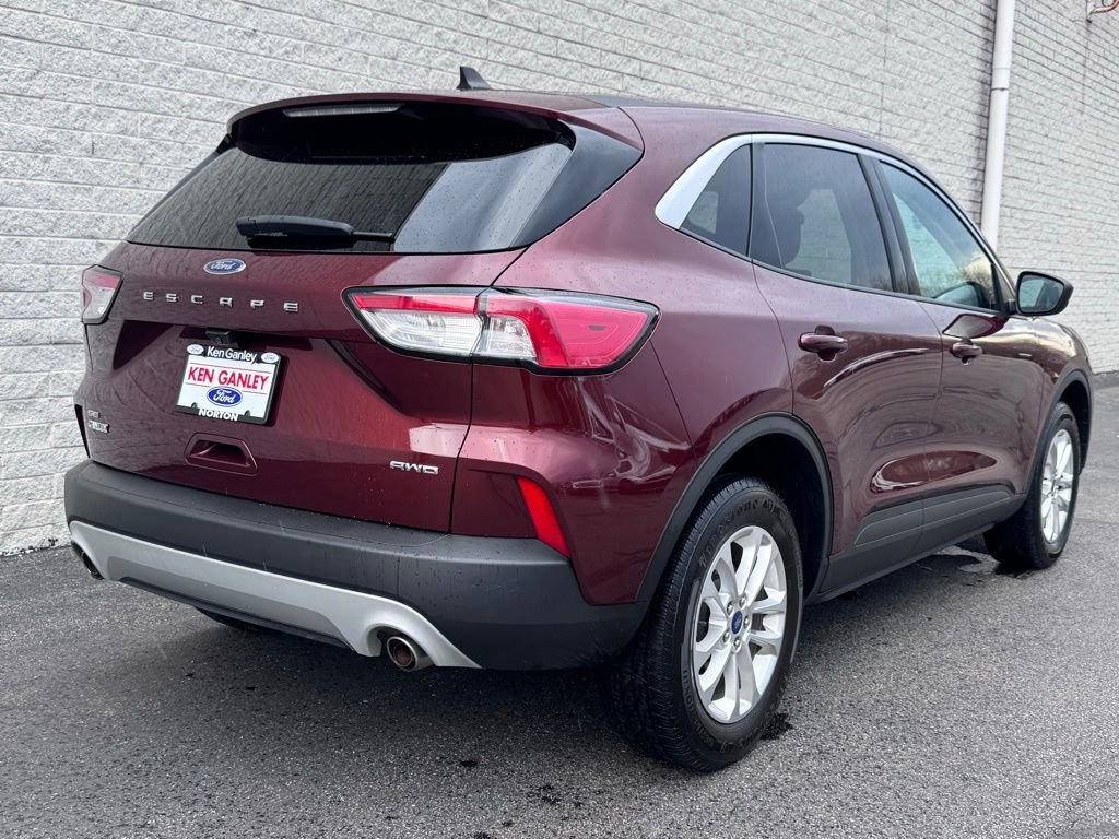 Certified 2021 Ford Escape SE image 3