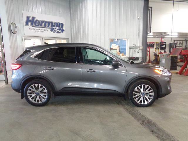 Certified 2022 Ford Escape Titanium w/ Class II Trailer Tow Package image 6