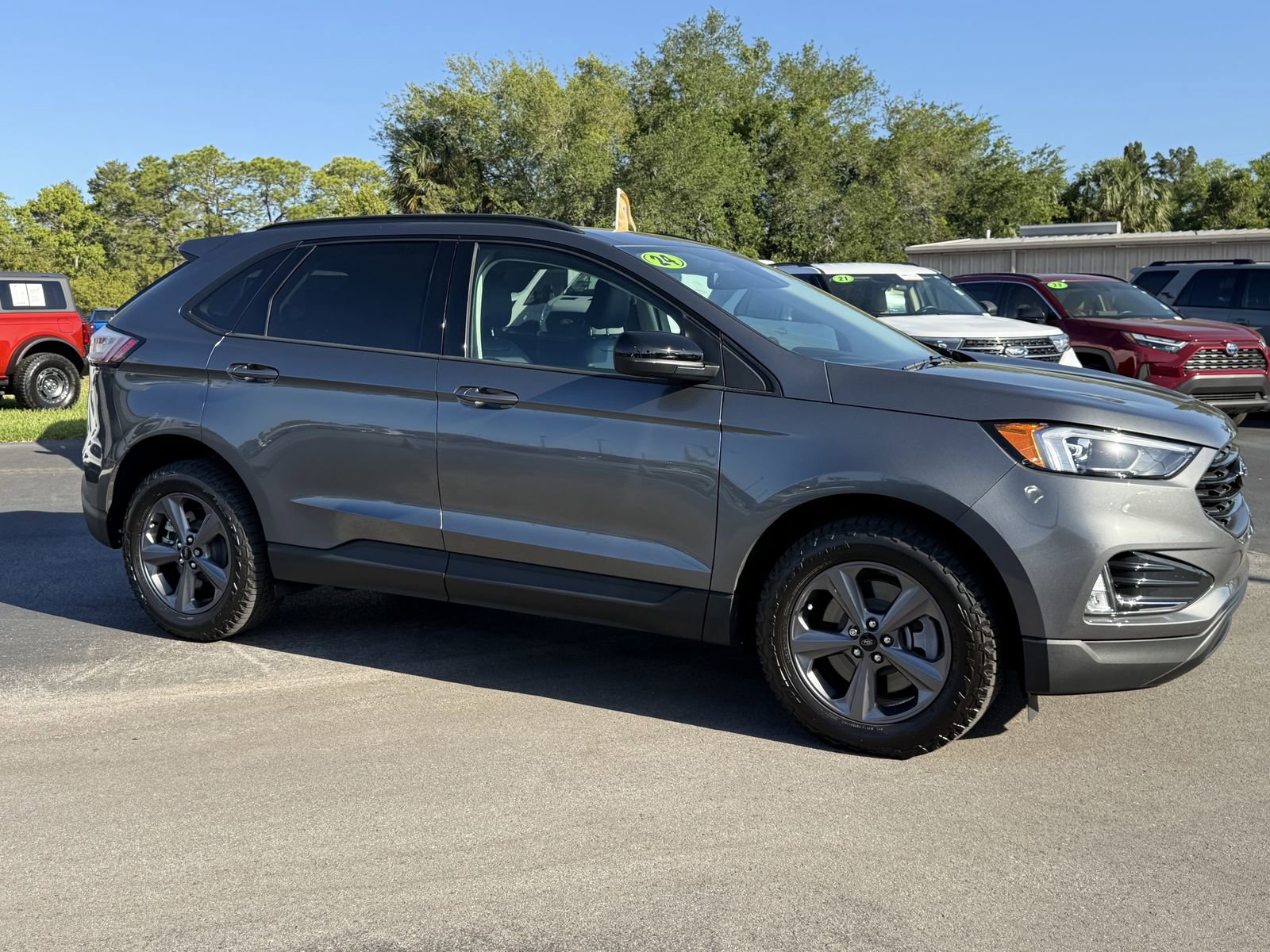 Certified 2024 Ford Edge SEL w/ Sport Appearance Package image 2