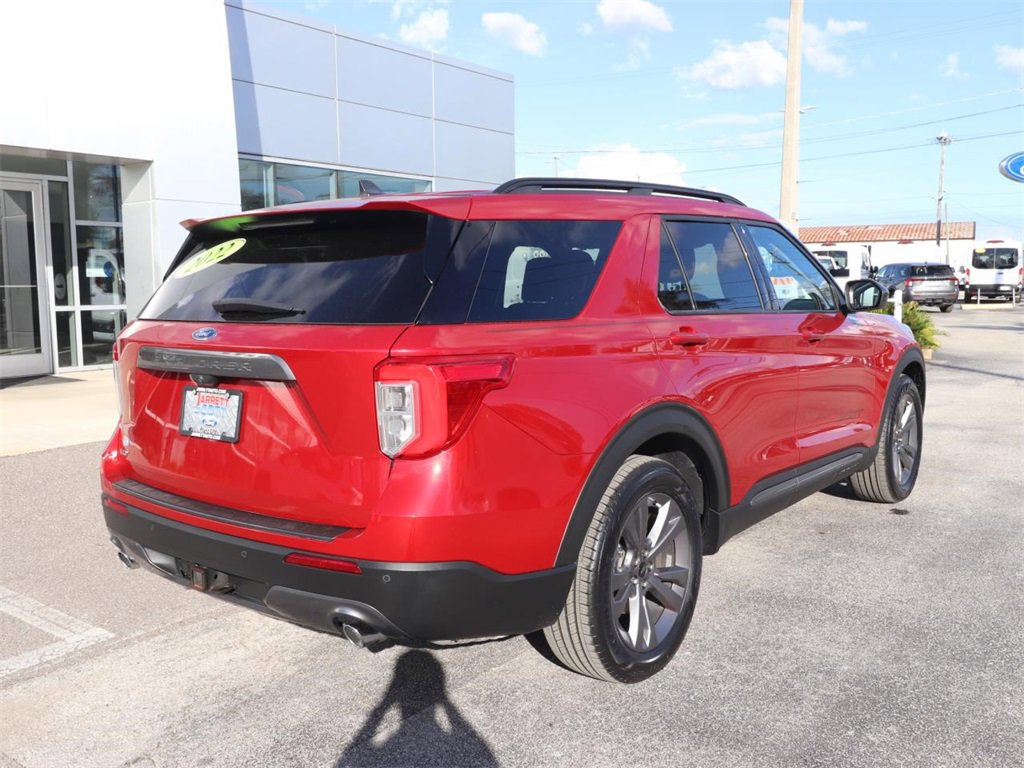 Certified 2022 Ford Explorer XLT w/ Equipment Group 202A image 5