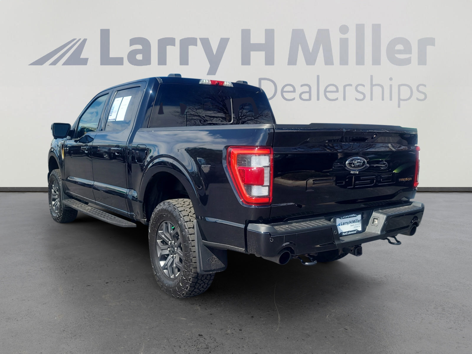 Certified 2022 Ford F150 Tremor w/ Equipment Group 402A High image 3