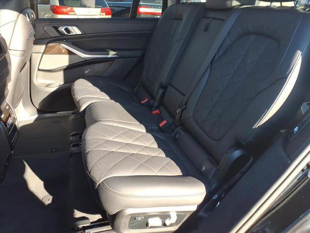 Used 2024 BMW X7 xDrive40i image 23