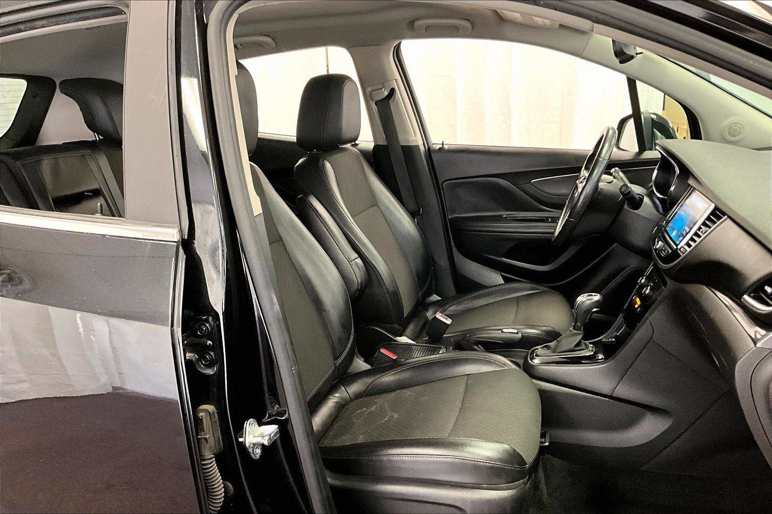 Used 2020 Buick Encore Preferred image 9