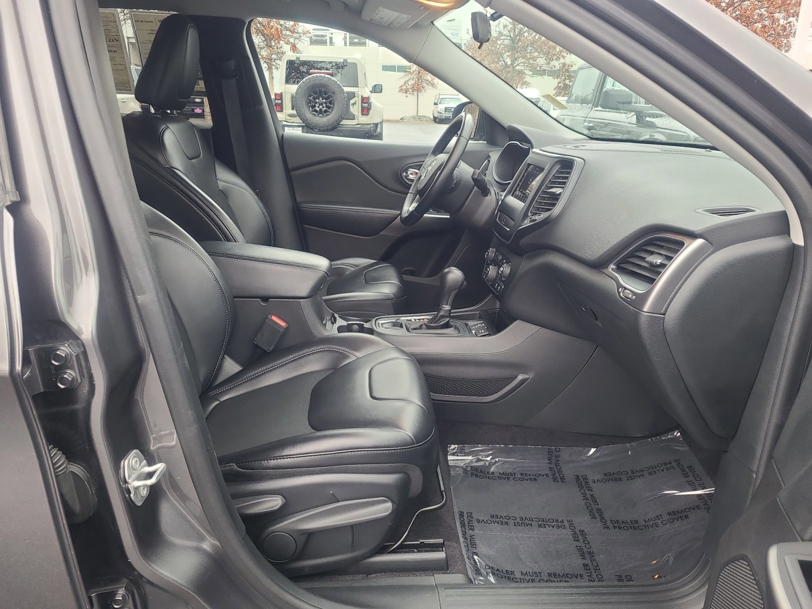 Used 2019 Jeep Cherokee Latitude Plus image 19