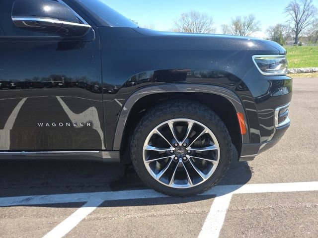 Used 2022 Jeep Wagoneer Series III w/ Premium Group I AWD/4WD image 6