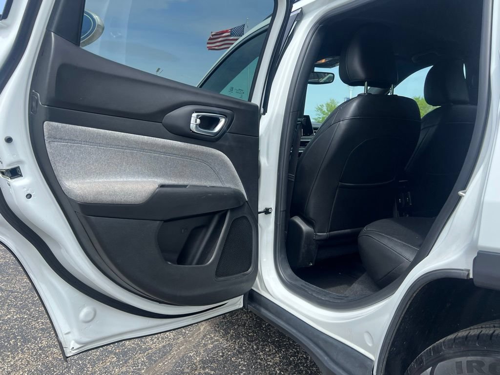 Used 2024 Jeep Compass Latitude AWD/4WD image 34