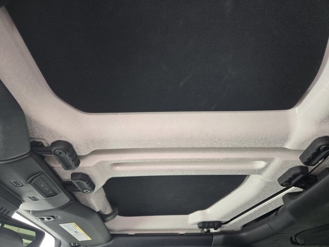 Used 2020 Jeep Wrangler Unlimited Sahara image 24