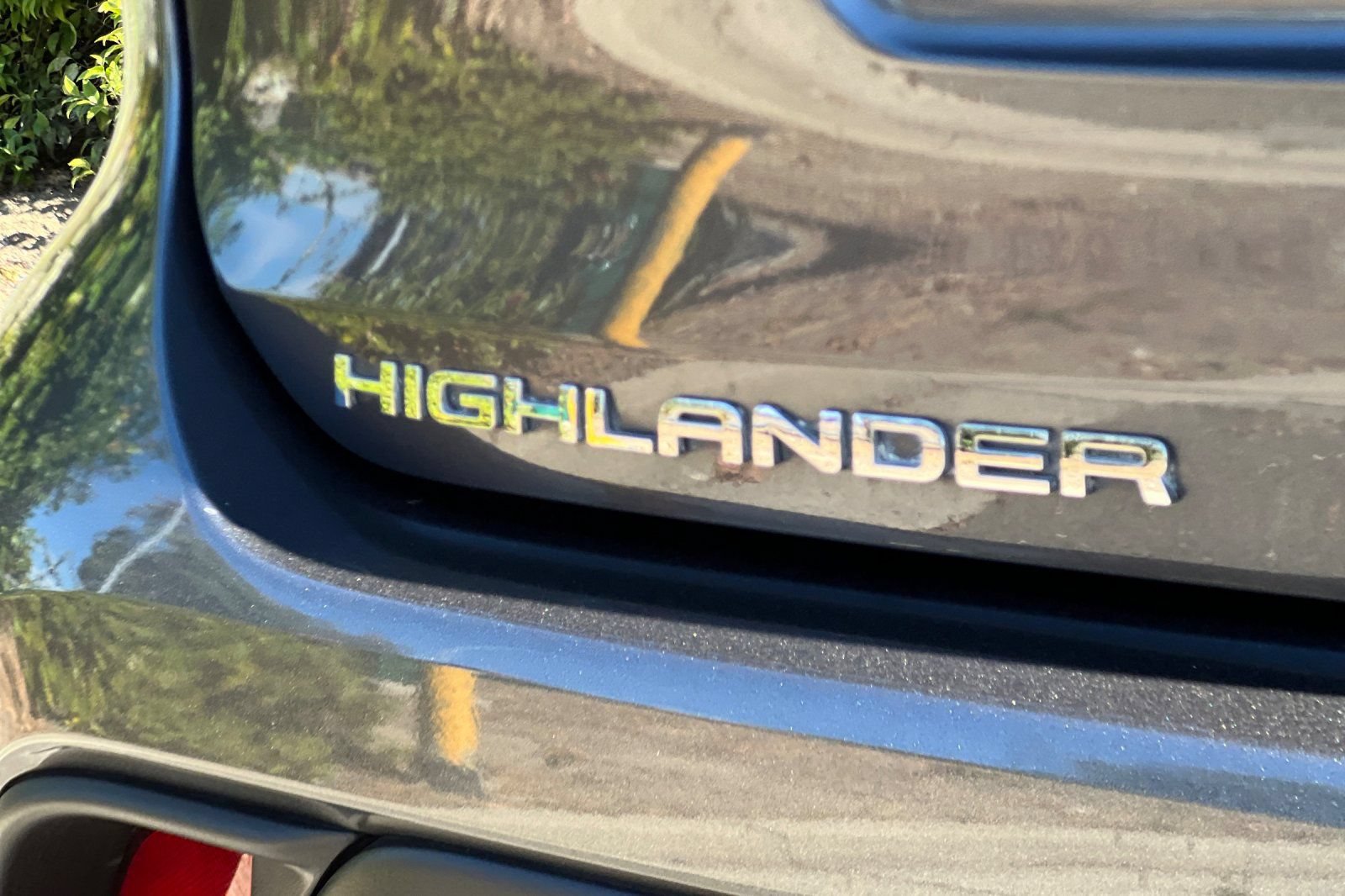 Used 2022 Toyota Highlander LE FWD image 48