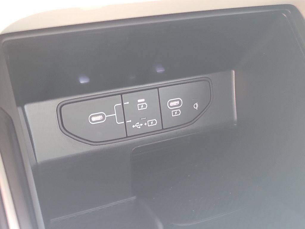 Used 2025 Kia Sorento S FWD image 24