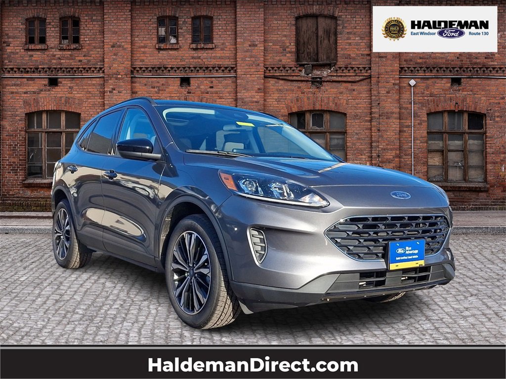 Certified 2022 Ford Escape SE w/ SE Sport Appearance Package image 7