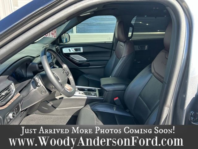 Certified 2023 Ford Explorer Platinum w/ Technology Package image 10