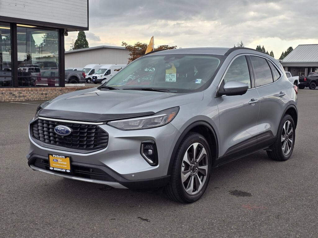 Certified 2023 Ford Escape Platinum AWD/4WD image 2