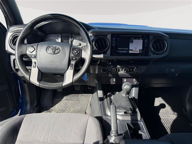 Used 2018 Toyota Tacoma TRD Sport AWD/4WD image 15