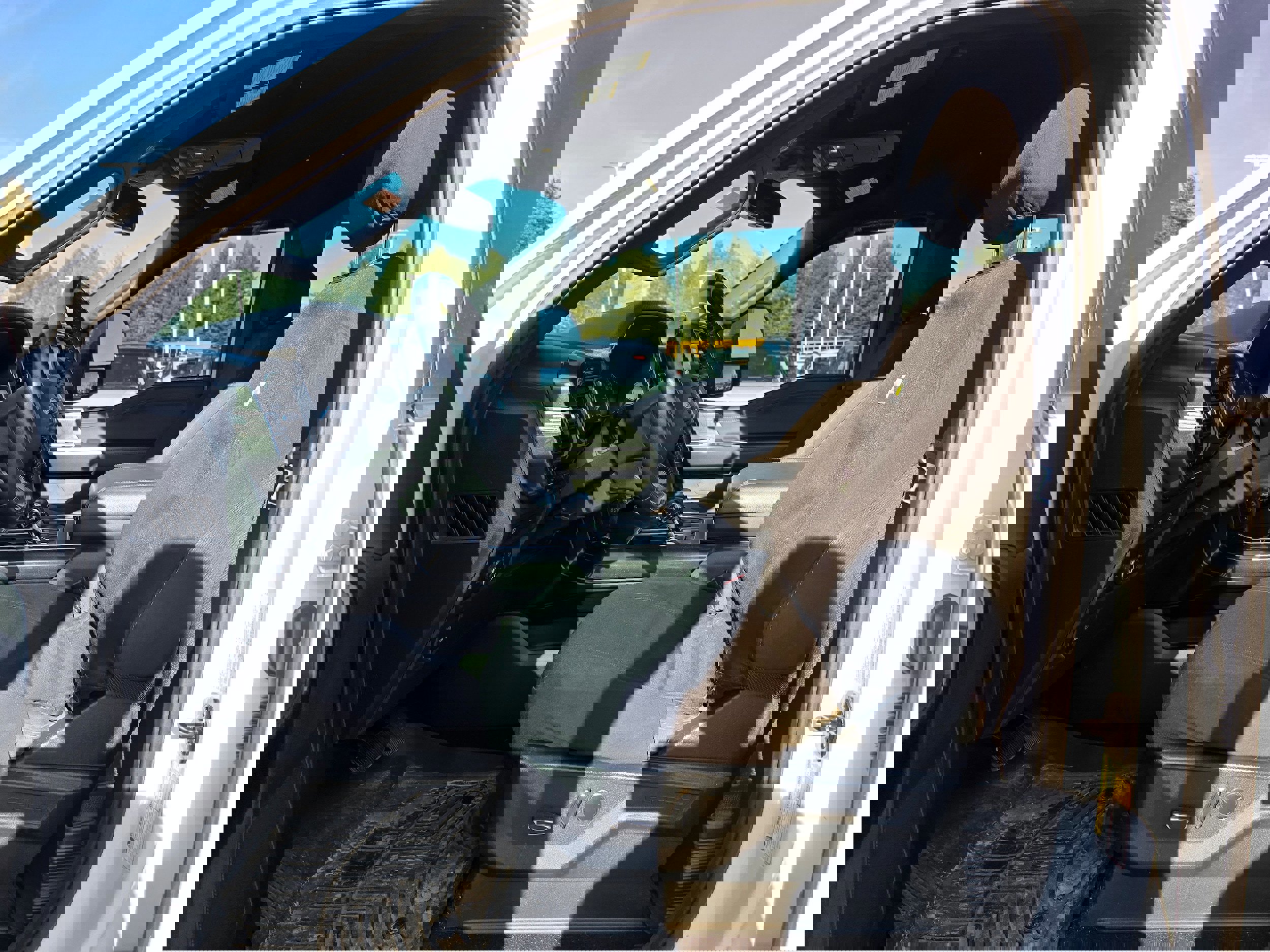 Certified 2021 Ford F150 XLT w/ Equipment Group 302A High image 19