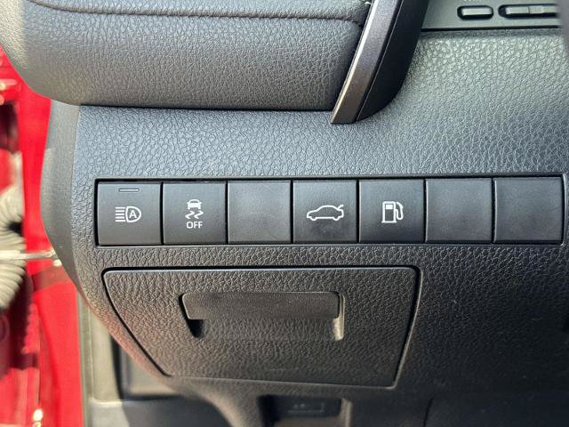 Used 2018 Toyota Camry XSE FWD image 18
