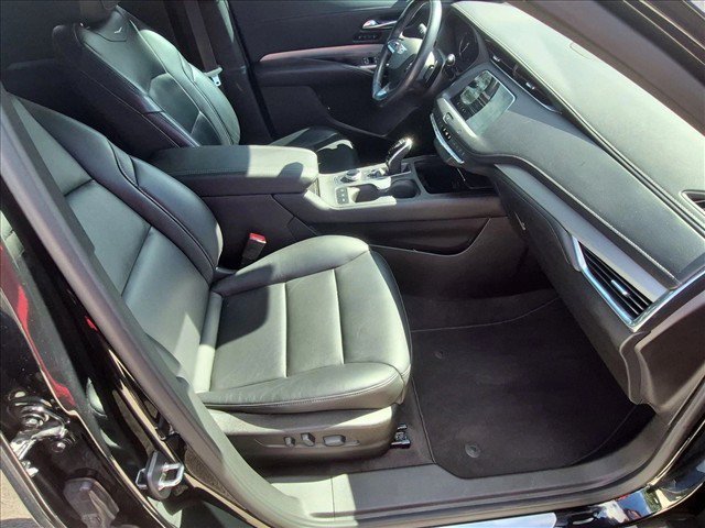 Used 2021 Cadillac XT4 Premium Luxury FWD image 16