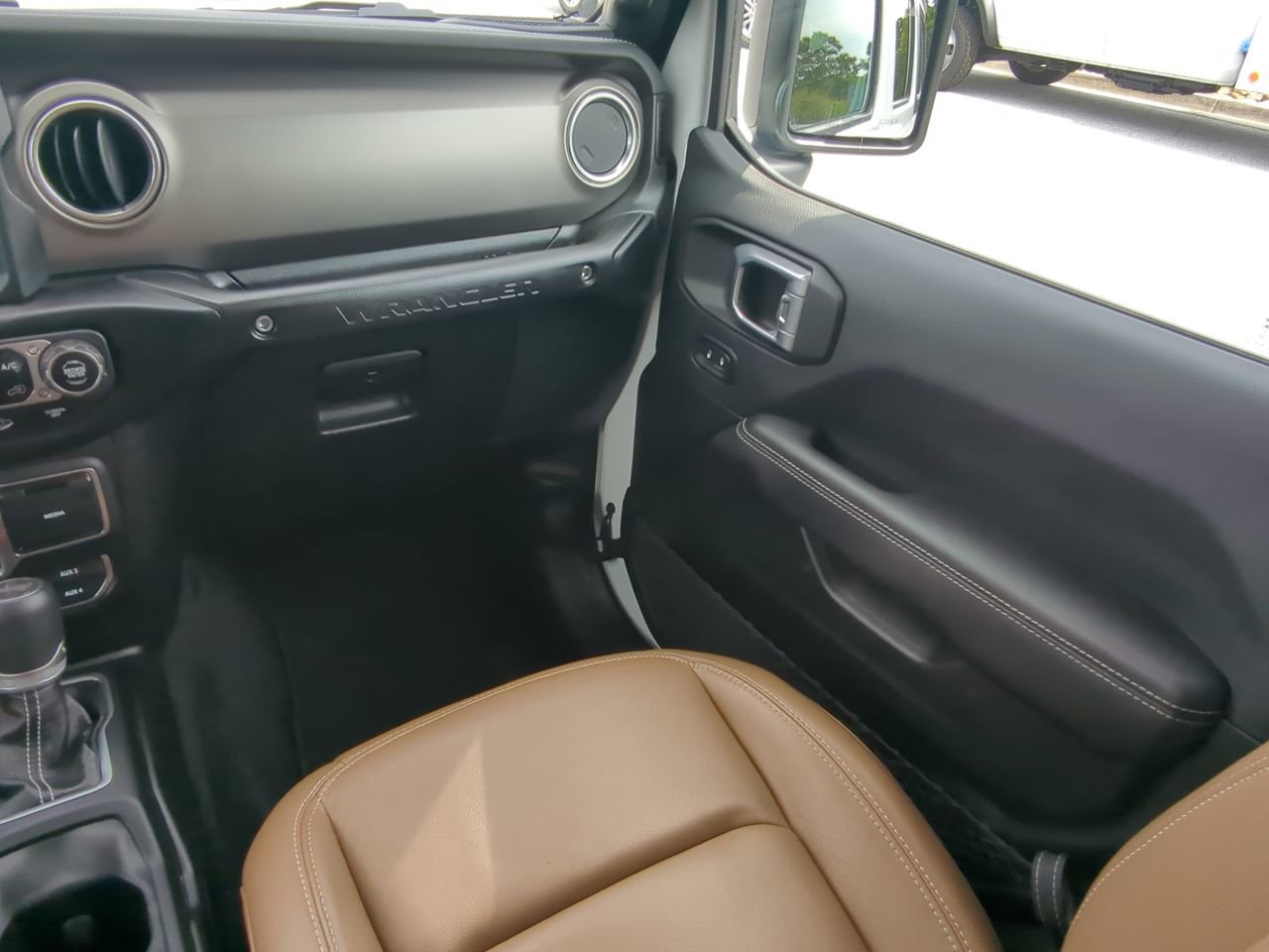 Used 2021 Jeep Wrangler Unlimited Rubicon AWD/4WD image 14