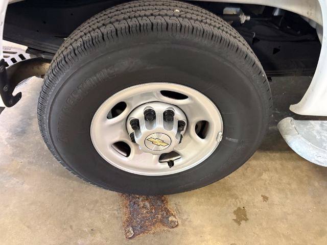 Used 2025 Chevrolet Express 2500 w/ Driver Convenience Package RWD image 24