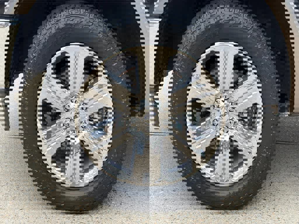 Certified 2020 Ford F150 Lariat w/ Equipment Group 502A Luxury image 9