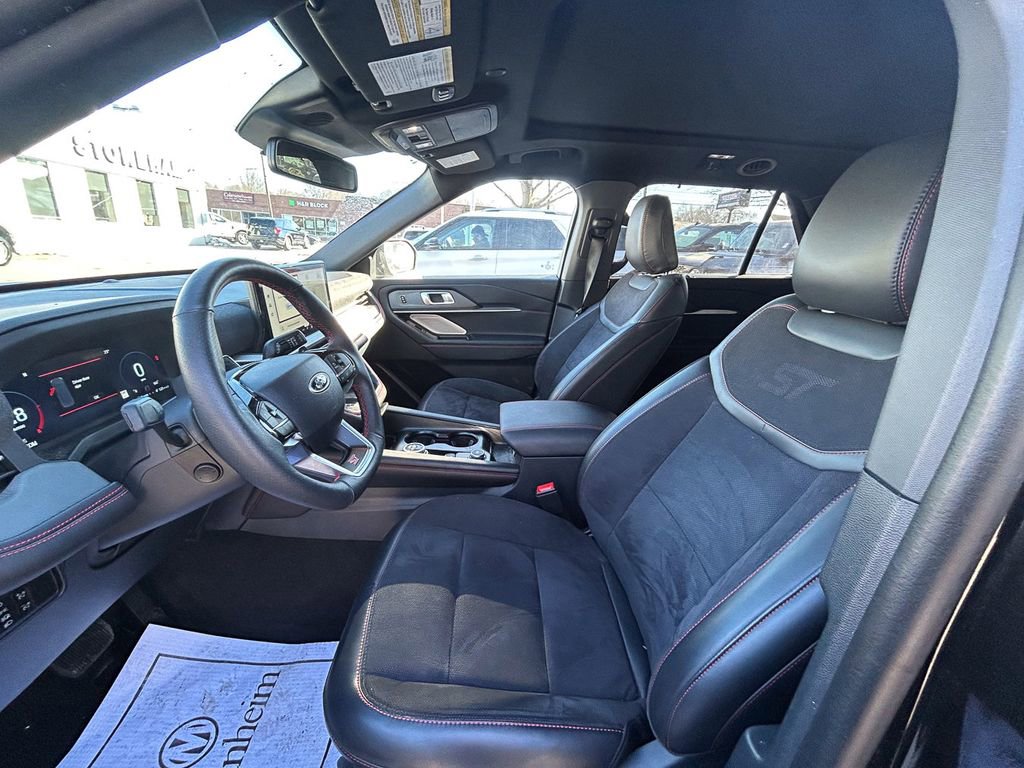 Certified 2025 Ford Explorer ST AWD/4WD image 14