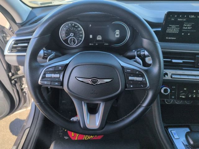 Used 2025 Genesis G70 2.5T image 11
