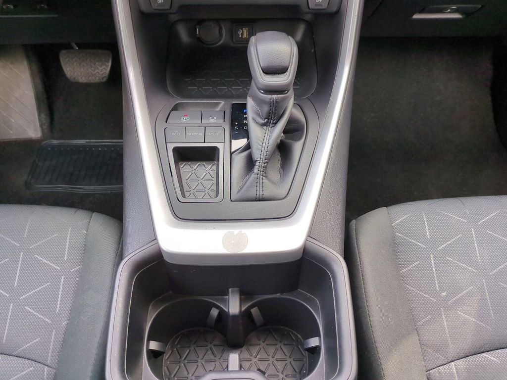 Used 2024 Toyota RAV4 XLE image 24