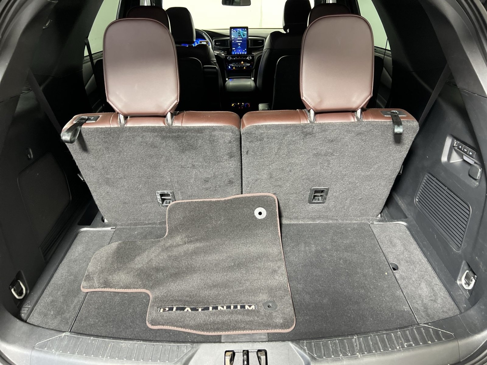 Certified 2023 Ford Explorer Platinum w/ Technology Package AWD/4WD image 25