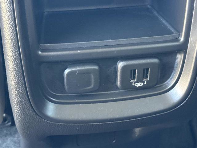 Used 2020 Buick Envision Preferred w/ LPO, Interior Luxury Package image 28