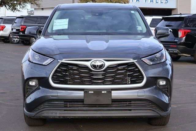 Used 2024 Toyota Highlander LE image 8
