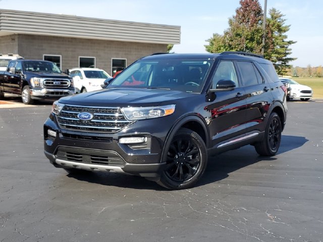 Certified 2023 Ford Explorer XLT w/ Equipment Group 202A AWD/4WD image 40