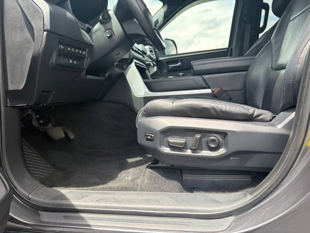 Used 2022 Toyota Tundra Platinum AWD/4WD image 14