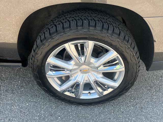 Used 2021 Chevrolet Suburban High Country w/ Premium Package image 21