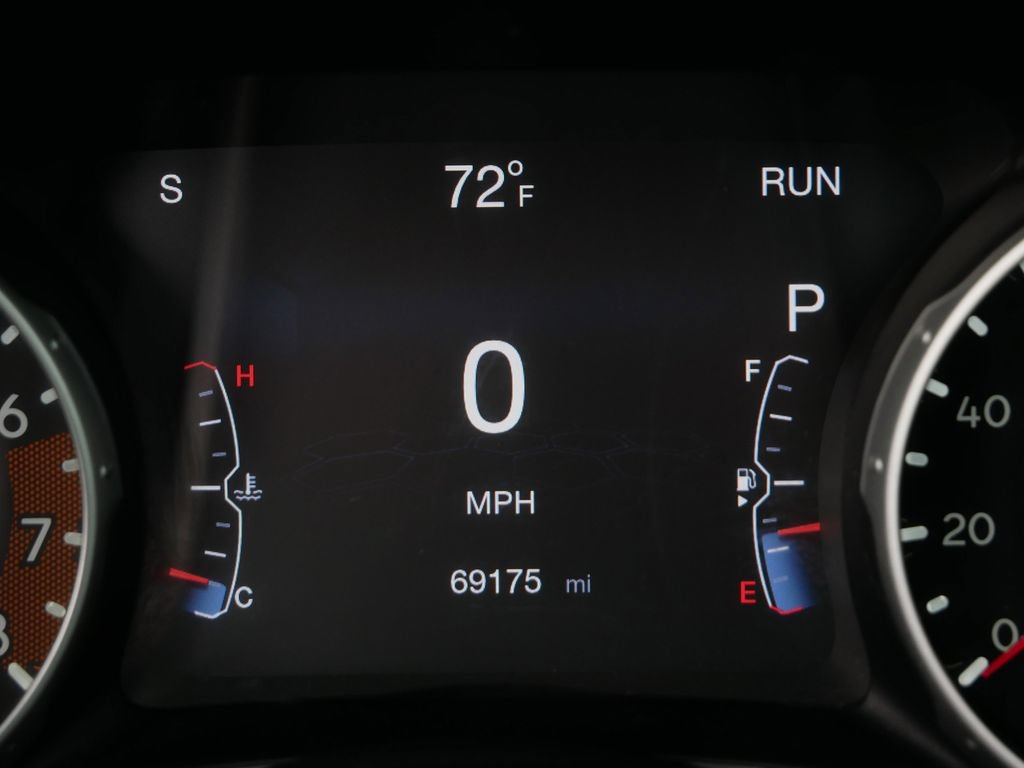 Used 2018 Jeep Compass Limited w/ Navigation Group AWD/4WD image 31