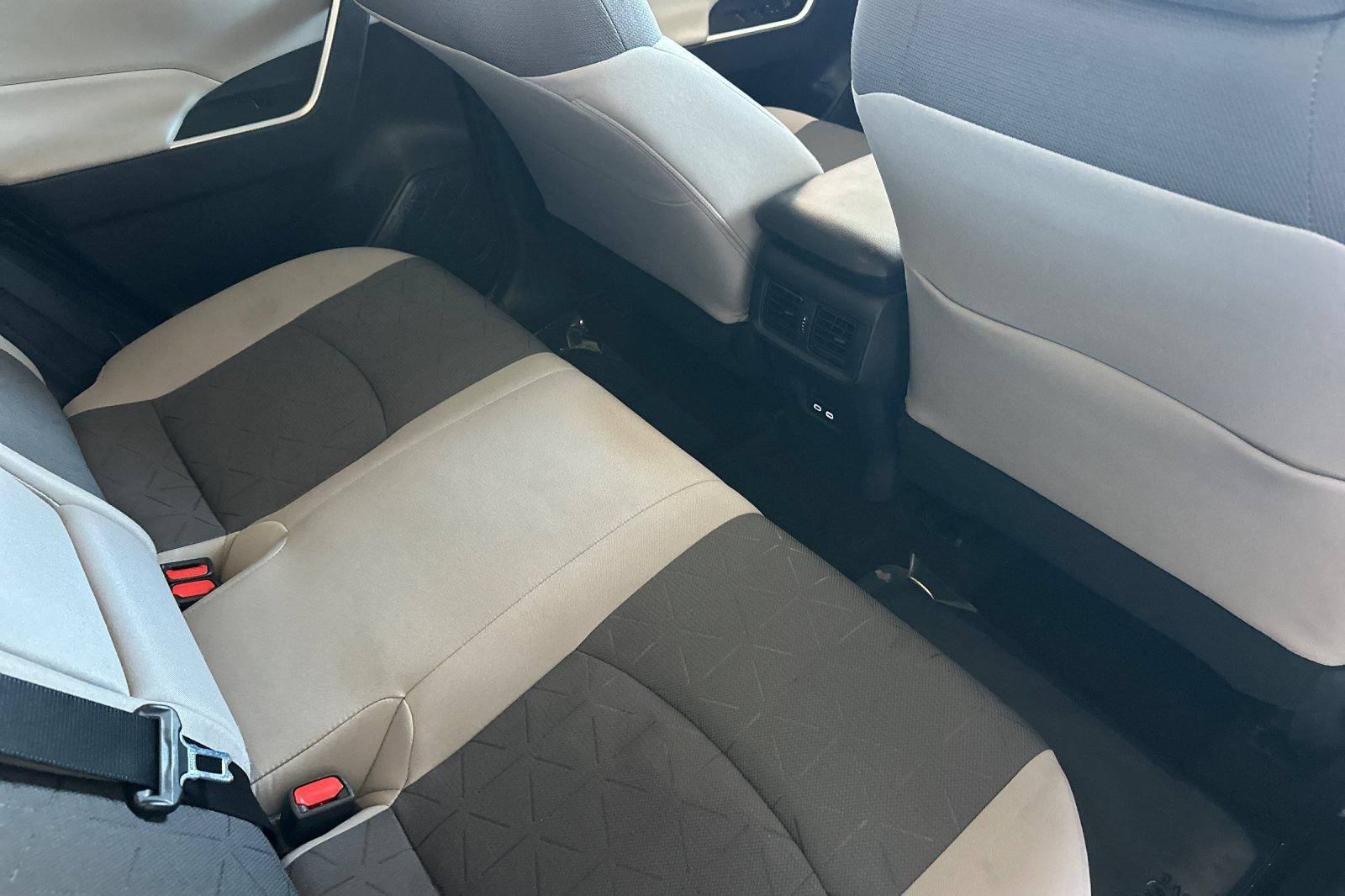 Used 2023 Toyota RAV4 XLE w/ Convenience Package AWD/4WD image 18
