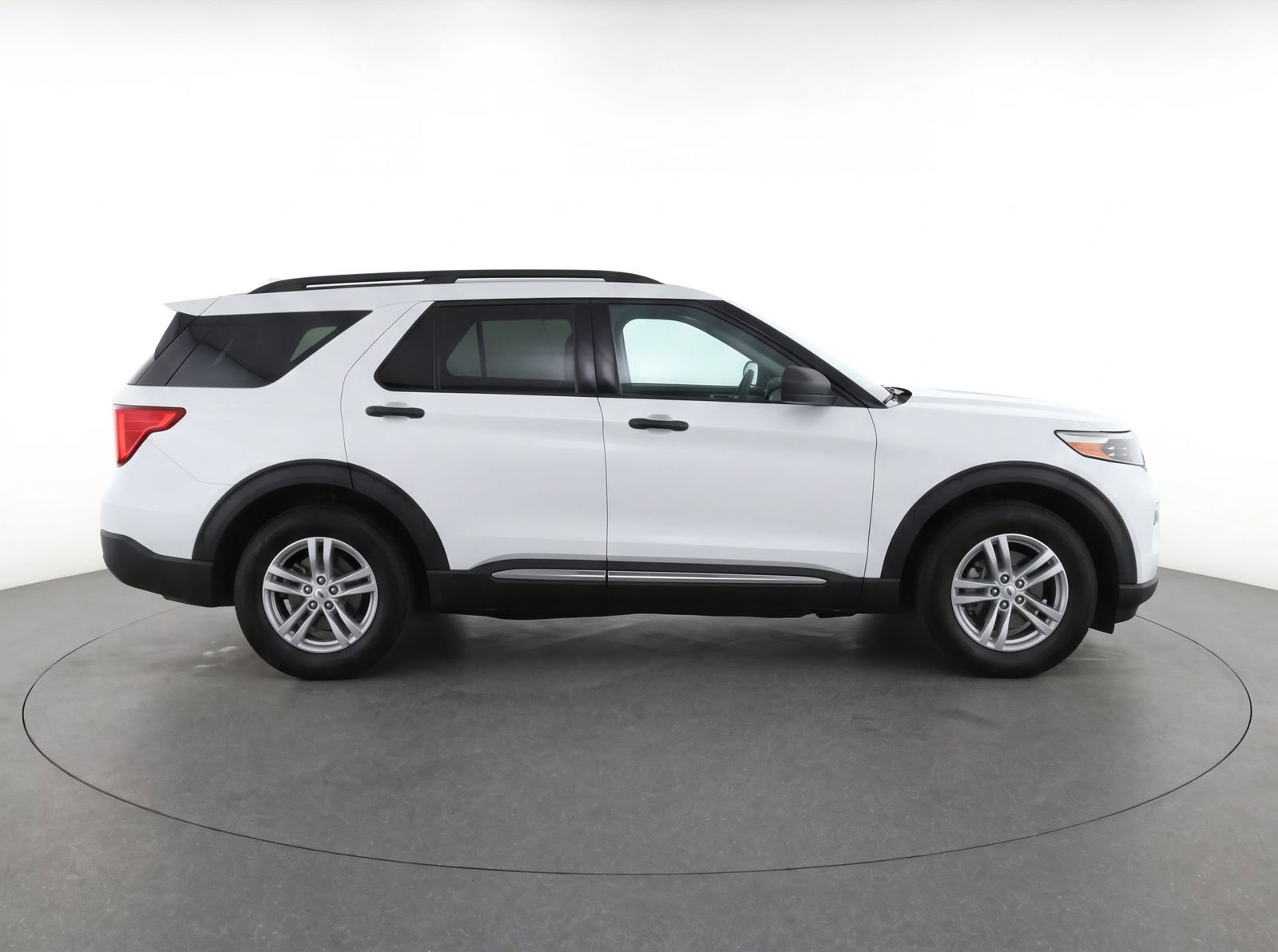 Certified 2020 Ford Explorer XLT RWD image 8