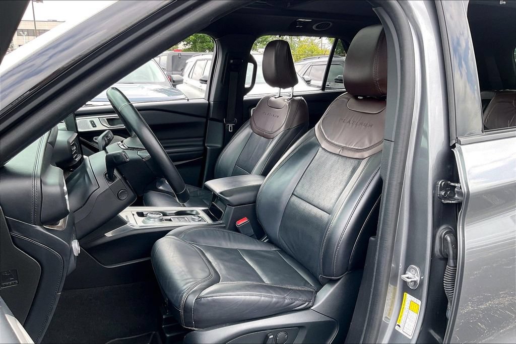 Certified 2022 Ford Explorer Platinum w/ Equipment Group 601A AWD/4WD image 24