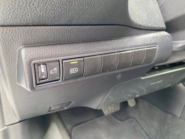 Used 2025 Toyota Corolla SE FWD image 18