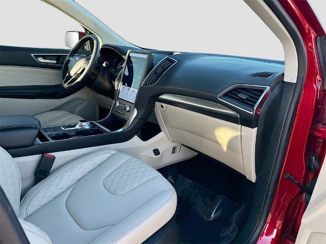 Certified 2024 Ford Edge Titanium image 27