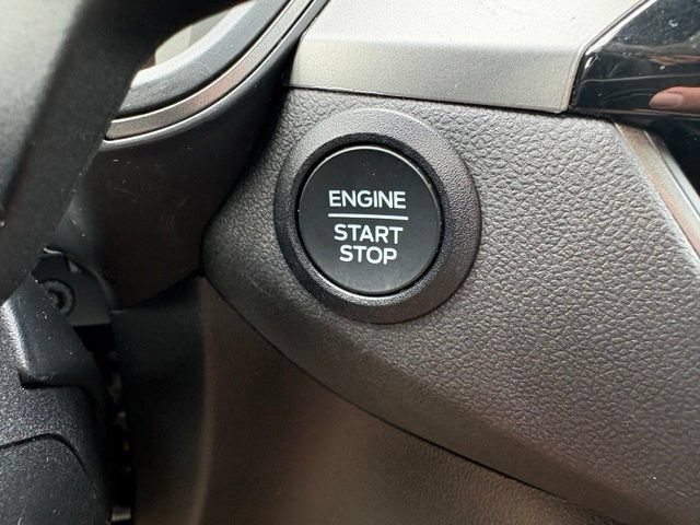 Certified 2025 Ford Escape Active AWD/4WD image 26